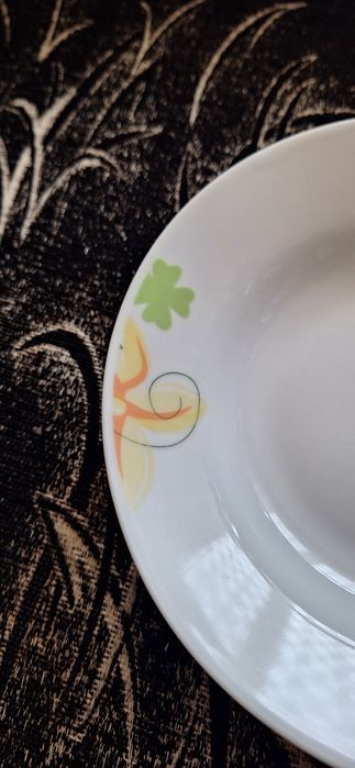 Основни и дълбоки чинии