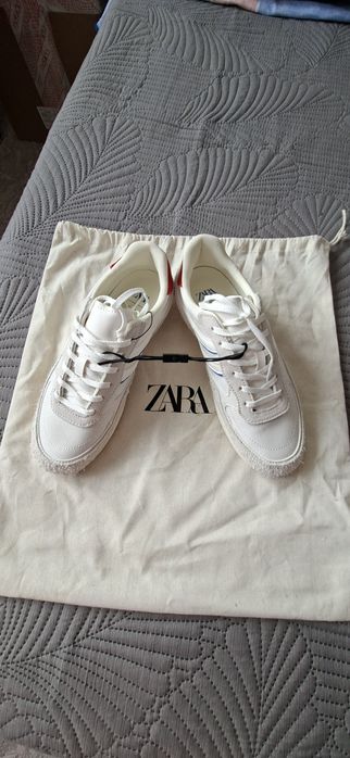 Продам новые кроссовки Зара