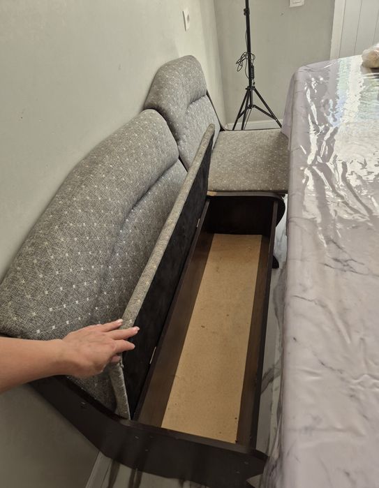 Срочно продам кухонные диванчики