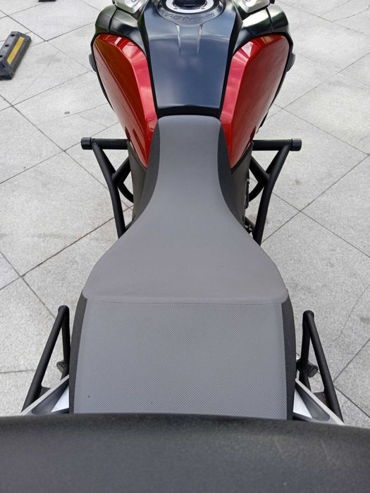 Suzuki DL 1000. V - Strom.