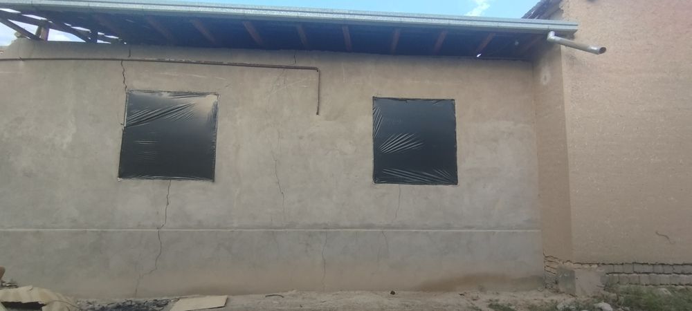 Uy sotiladi srochna