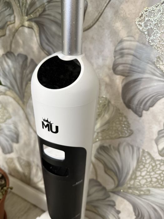 Моющий пылесос вертикальный продам