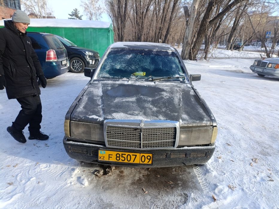 На разбор 190 Мерседес