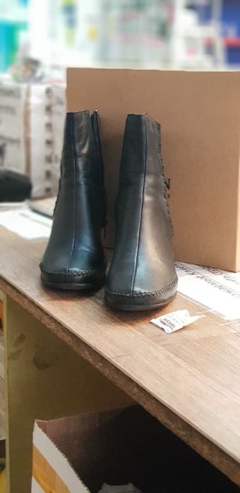 Продаётся обувь женская размер 40-41