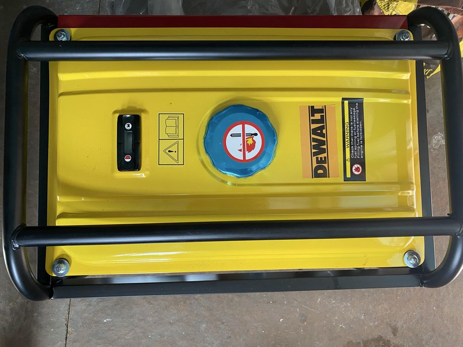 Бензиновый электрический генератор DeWALT