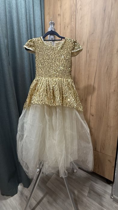 Платье на 8-10 лет