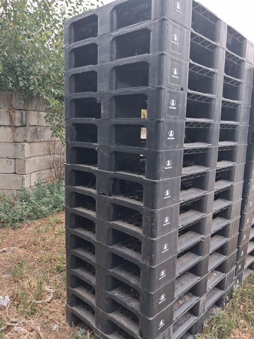 Пласмасови евро палети 120×80
Девет броя, продават се в комплект. Произход - Китай
