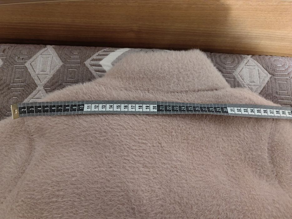 Дълго дамско зимно палто с брошка