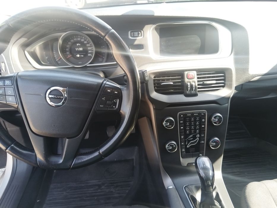 Vând volvo v40 an 2017