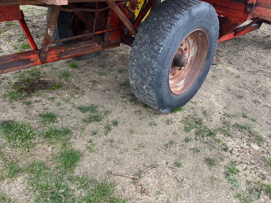 Remorcă 4 T basculabila