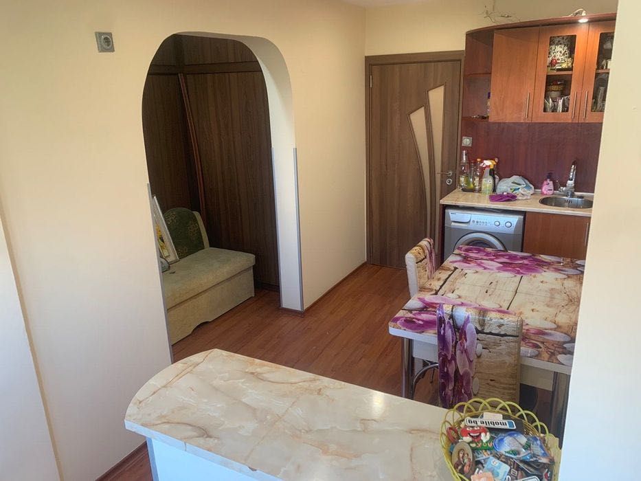 Дава се под наем Тристаен апартамент в Враца, Център - 67 кв.м за 433.5 € - Снимка #3