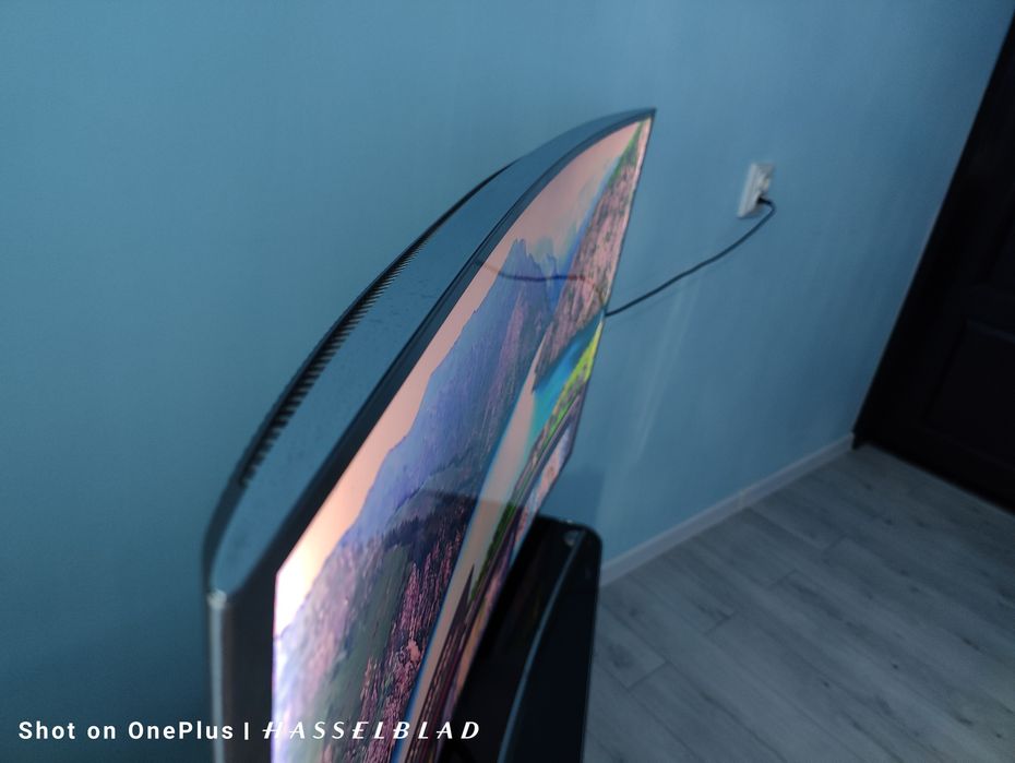 TV Samsung 55 Инча извит телевизор 4К 3840х2160 3D Модел:UE55JS9080Q