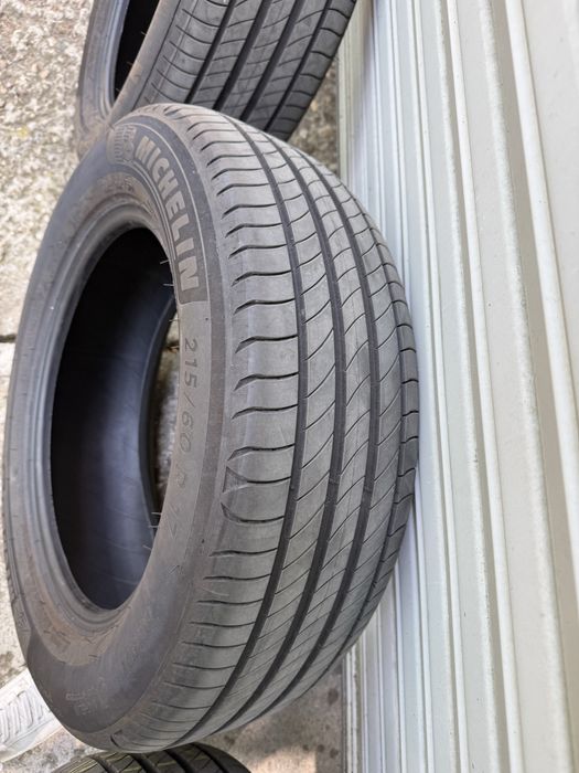 Продавам 4 летни гуми Michelin Primacy 4 215/60/17