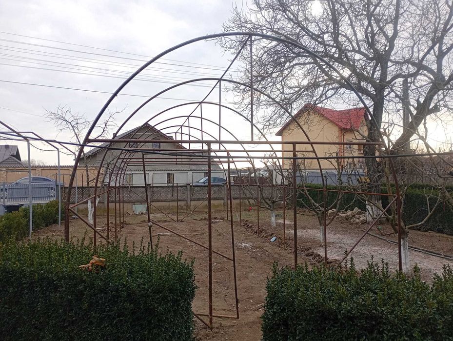Vand solar gradina 4mx10m - structura metalica solida