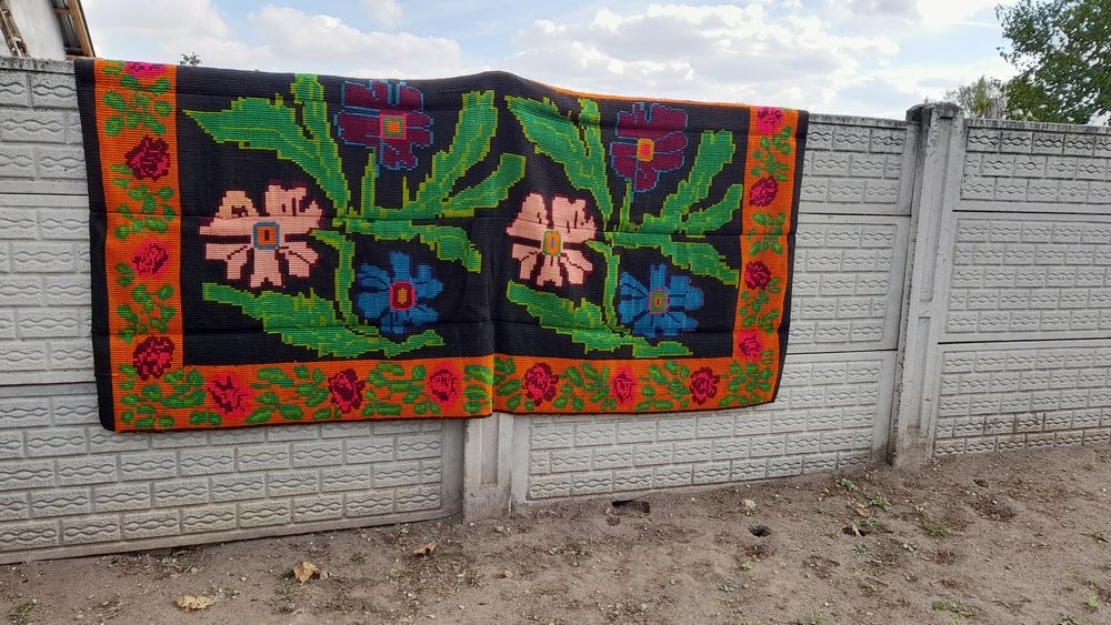 De vânzare cu expediere prin curier.