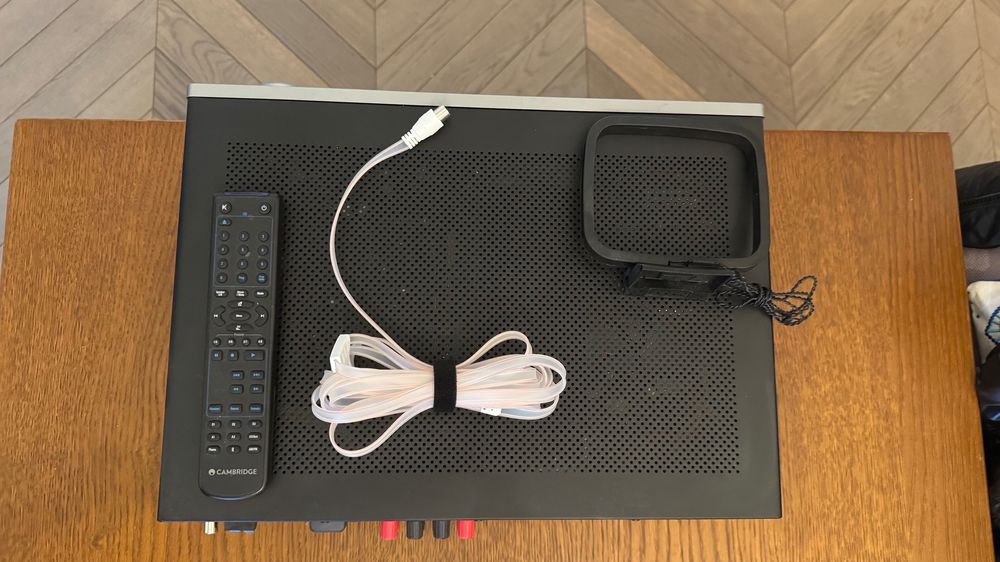 Vand Amplificator Cambridge Audio AXR100D