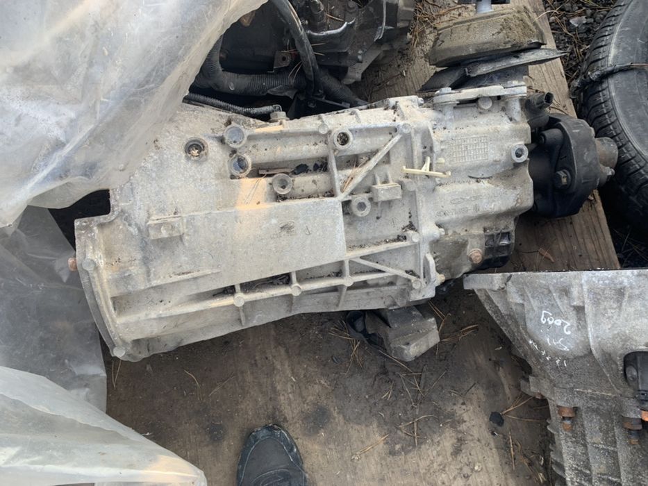 Vand cutie ford tranzit 2.4 tdci6+1 trepte in perfecta stare de