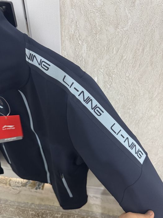 LiNing - Продается верхняя часть женского спортивного костюма