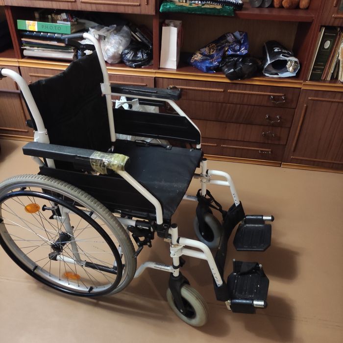 Инвалидная коляска