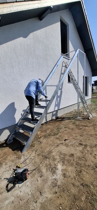 Scări metalice pentru interior și exterior