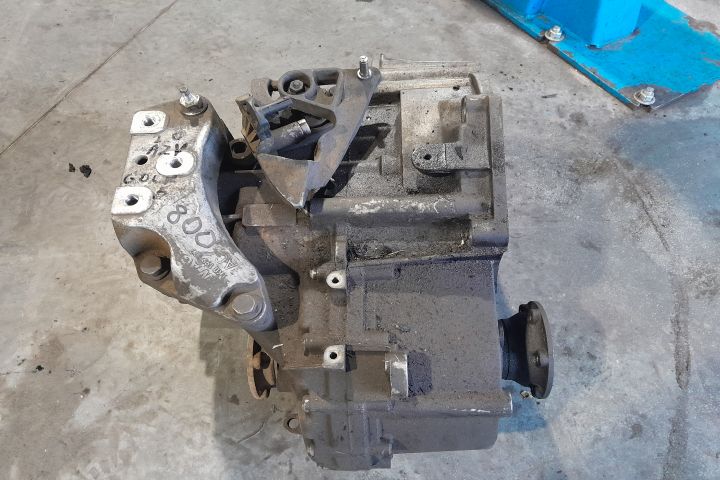 CUTIE DE VITEZE MANUALA TIP MOTOR AZV MX1253 Volkswagen VW Golf a 5-a