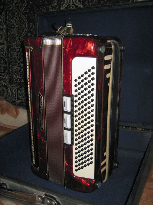 Аккордеон Weltmeister.