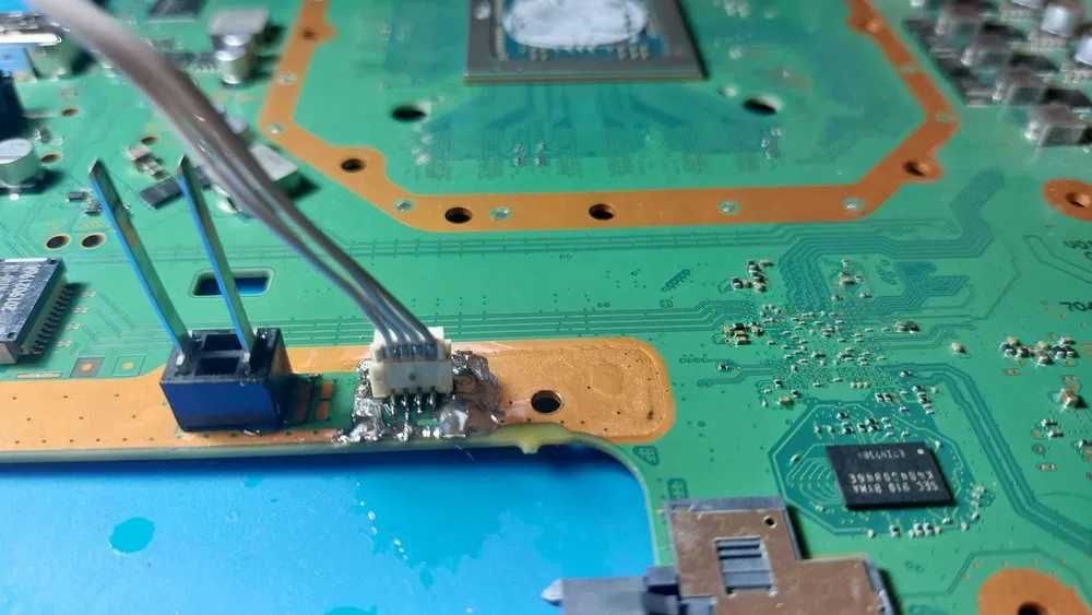 Reparații laptopuri și console Xbox / PlayStation – Arad