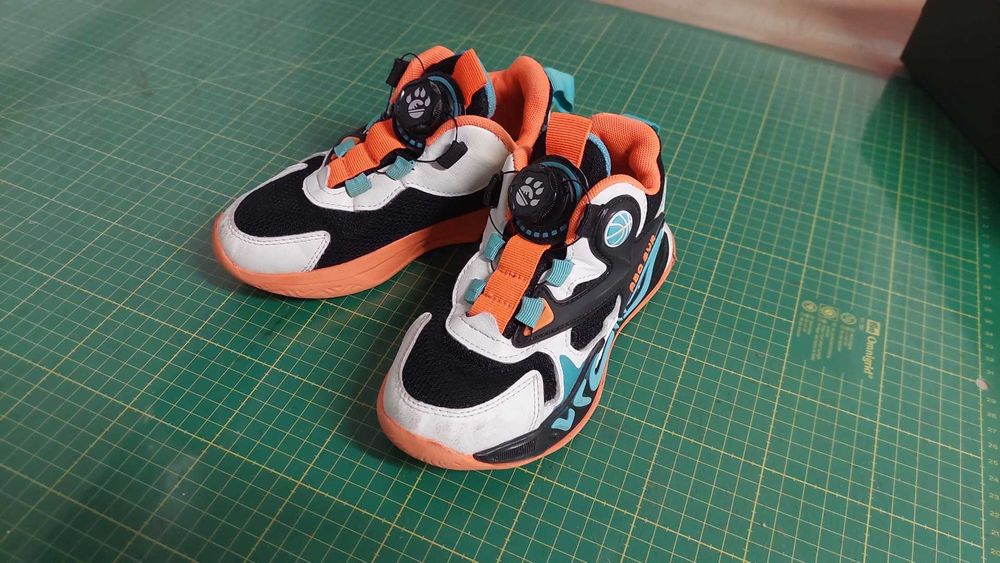 Pantofi sport adidasi stare buna 30 32 inchidere rotativa willard