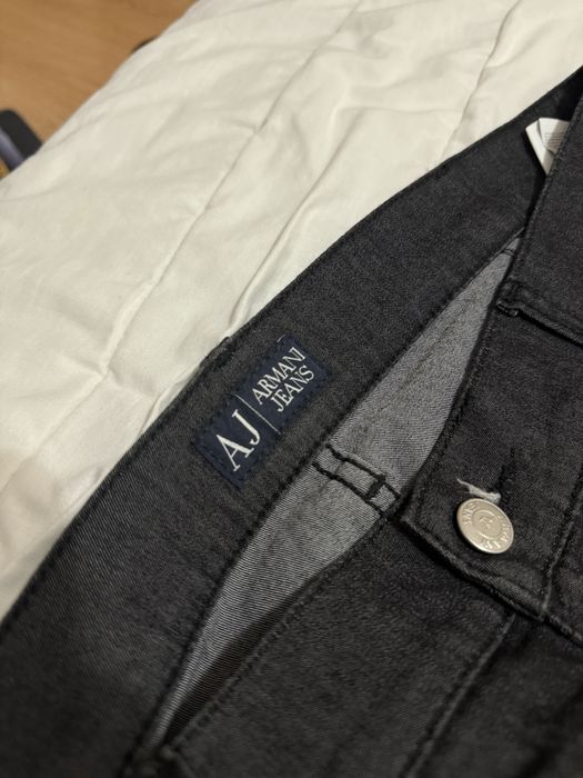 Мъжки дънки на Armani Jeans