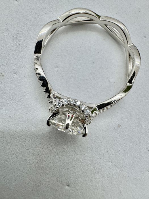 Сребърен пръстен с мойсанит (диамант) 1 карат