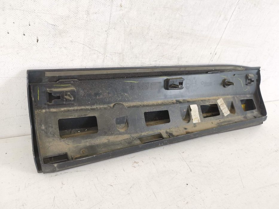 Ауди Q3 / Audi Q3 F3 S-Line Оригинален десен заден праг в добро състоя