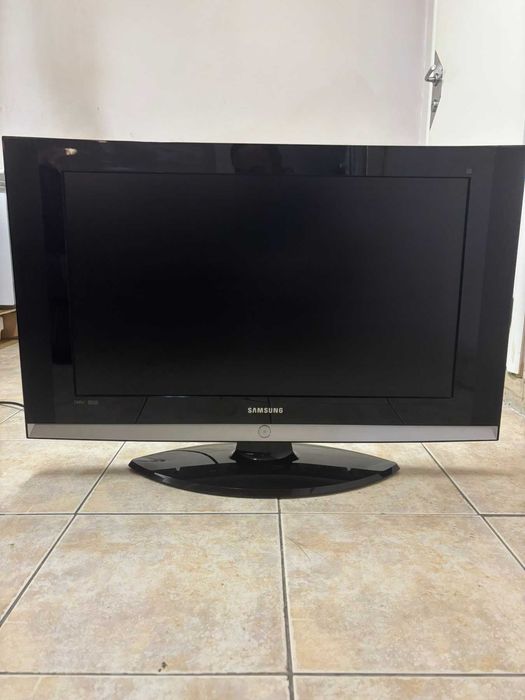 телевизори  Samsung 32"