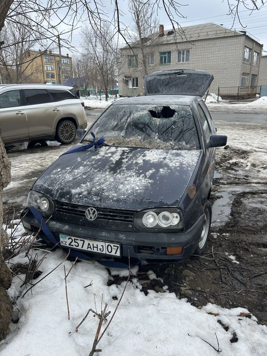 Продам гольф 3 1.8 моно 1994