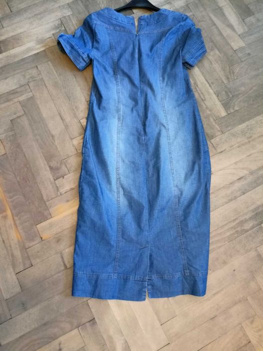 хубава дънкова рокля