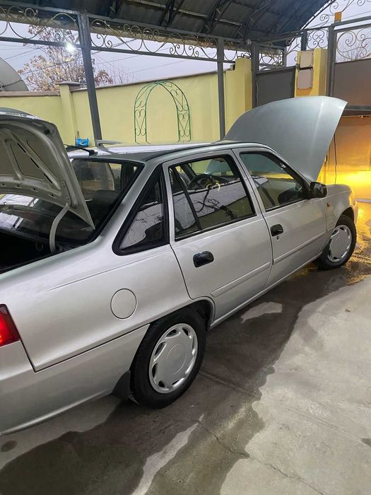 Автомобиль daewoo nexia