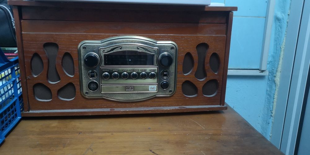 Старинен Часовник Радио и други