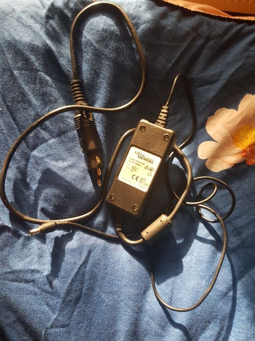 Încărcător auto laptop Fujitsu out 16 V-4A