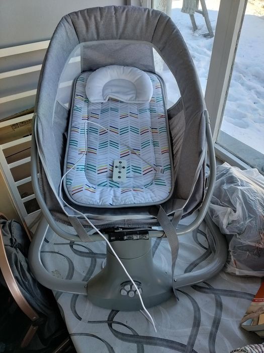 Кроватка б/у, качель для младенцев