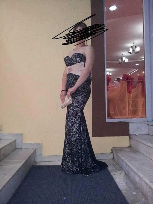 Vând rochii, o singura purtare