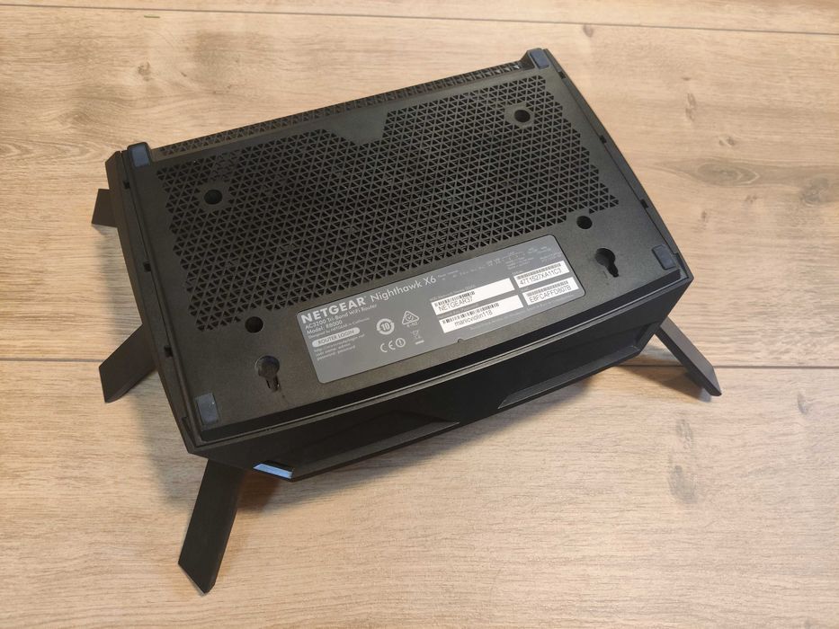 Vand router NetGear R8000 Nighthawk X6 Tri-Band AC3200