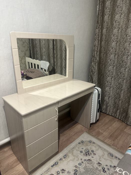 Продам спальный гарнитур