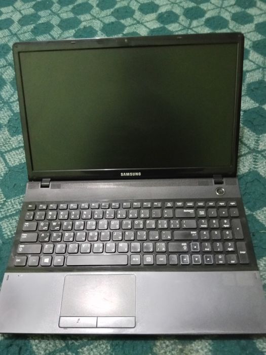 Samsung Notebuk sotiladi