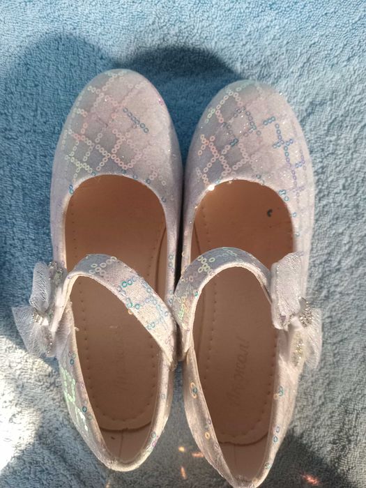 Продам туфли для девочки