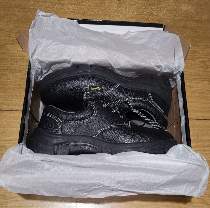 Обувки  N°42 и N°41