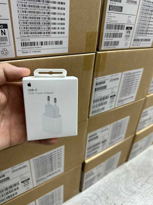 Адаптер Apple USB-C  мощностью 20 вт