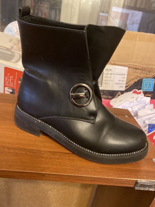 Женские ботинки