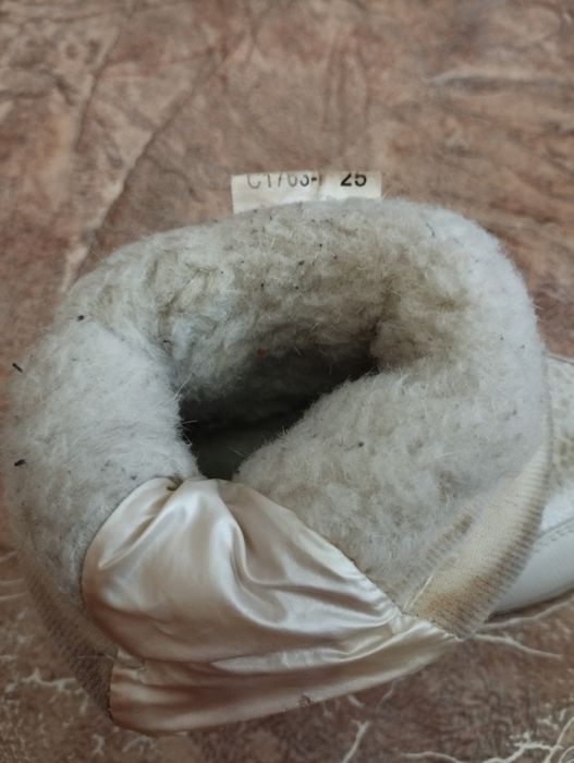 Сапожки на девочку зимние,размер 25