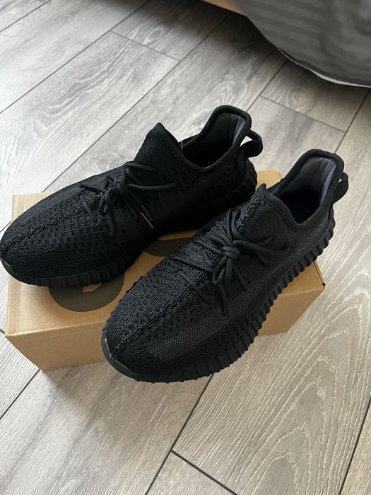 Adidasi Yeezy 350 Onyx