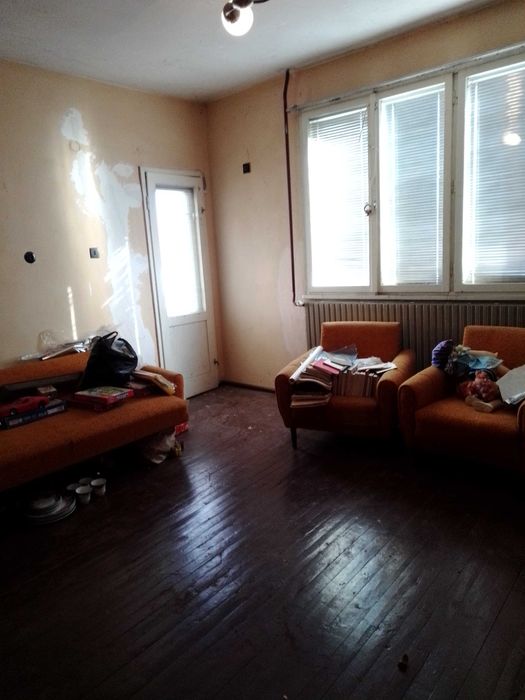 Продава къща в село Ясен област Плевен