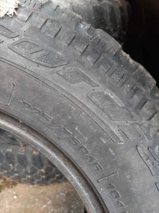 Гуми 225/75 R16 за джип 4бр.